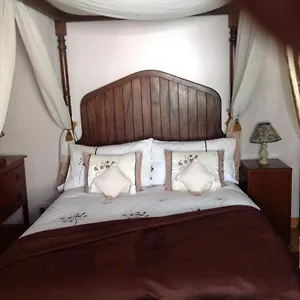 Alice Guest house Cheltenham